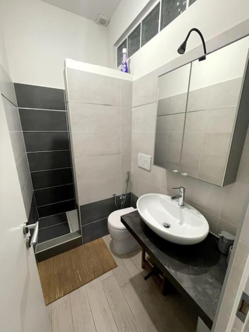 Domus Art Suites Merulana Roma Ngoại thất bức ảnh